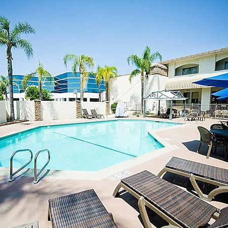 Hotel D'Lins Ontario Airport Eksteriør billede