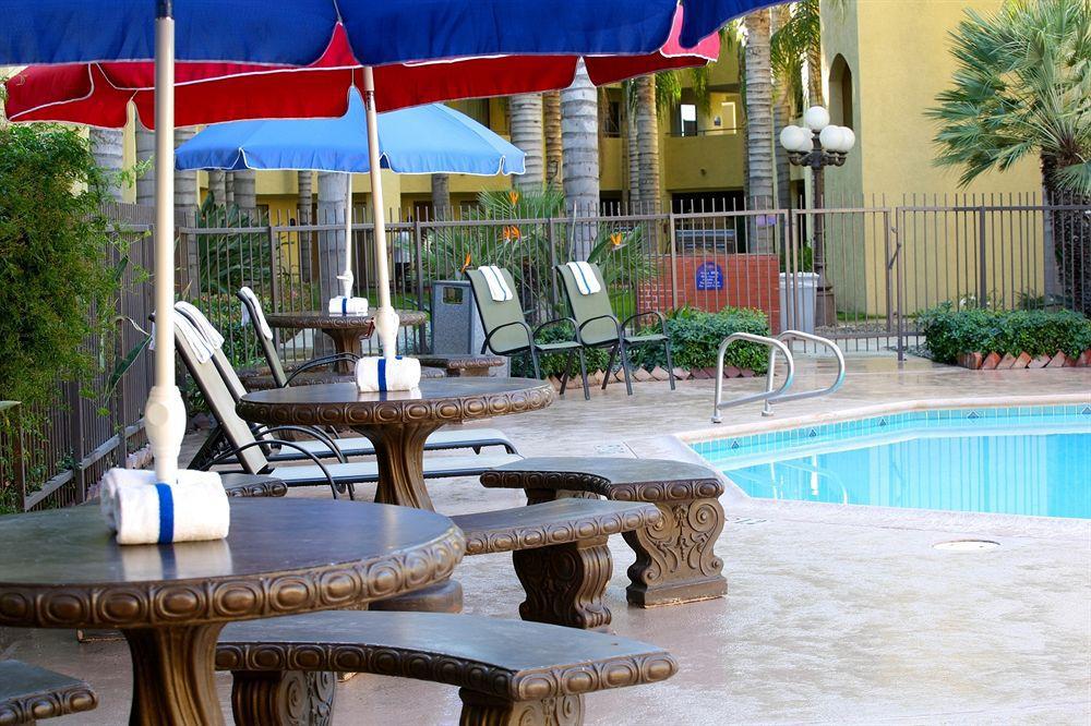 Hotel D'Lins Ontario Airport Eksteriør billede